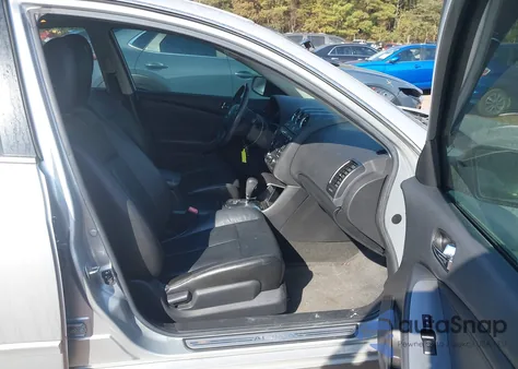 2011 Nissan Altima 2.5 S z USA, uszkodzony, nr VIN 1N4AL2AP4BN409701